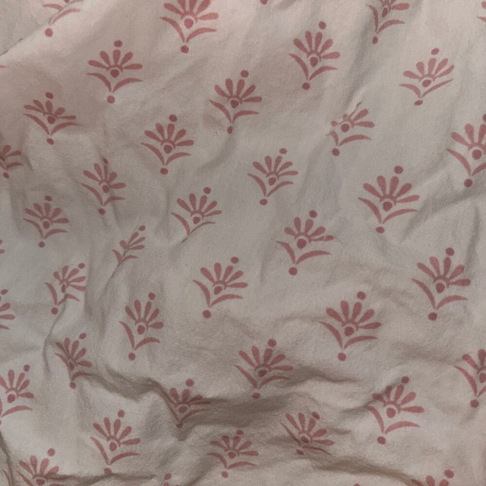 The Peanut Shell White Pink Floral Pattern Fitted Crib Sheet